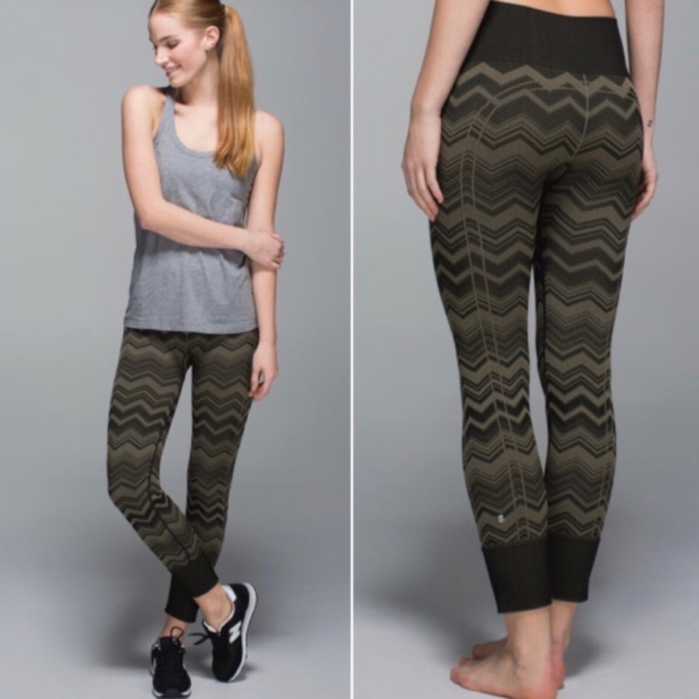 Lululemon Ebb to Street Gray Black Pattern Leggings Ankle Stretch Pant Legging